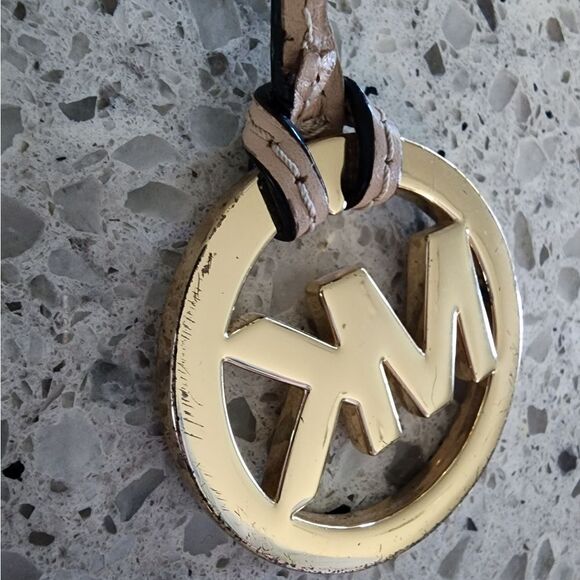 Michael Kors Hang Tag  - Picture 8 of 8